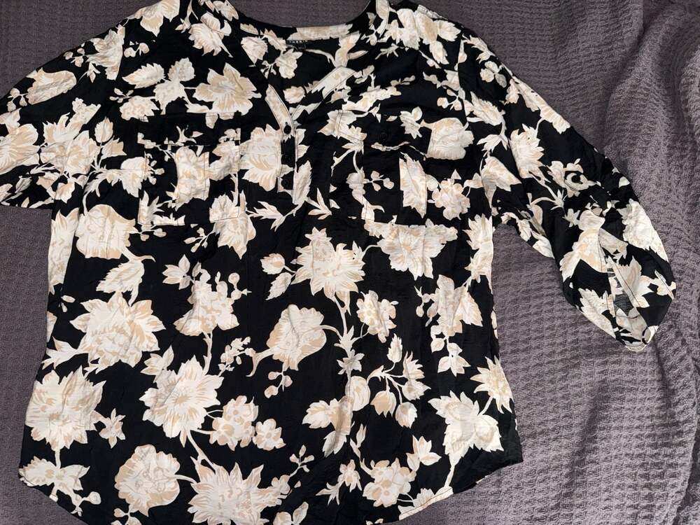 Torrid Harper Black & Beige Floral V-Neck 3/4 Sleeve Blouse Size 3
